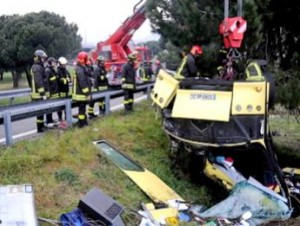 Three dead as French school coach crashes in Italy